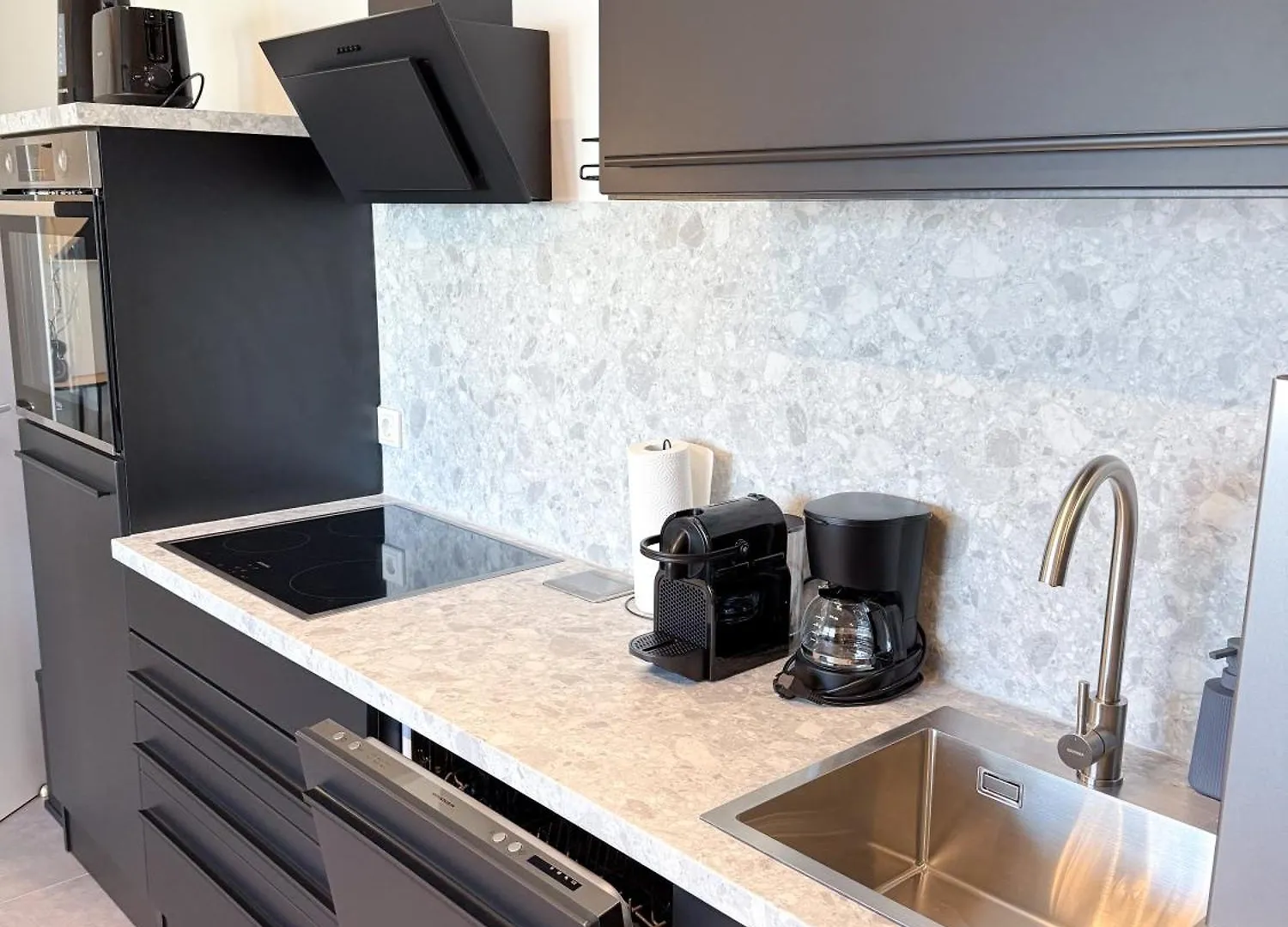 Lyfie - Urban Retreat Apartment - 102Qm 纽伦堡